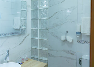 Hotel Habitacion Baño Privado Comillas Cantabria